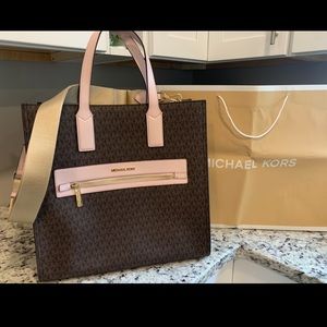 Michael Kors Tote